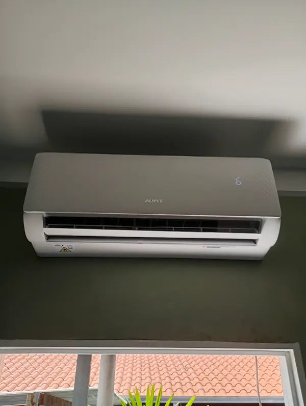 Ar-condicionado instalado pela Zayin, foto postada por Cleusa G. na avaliação